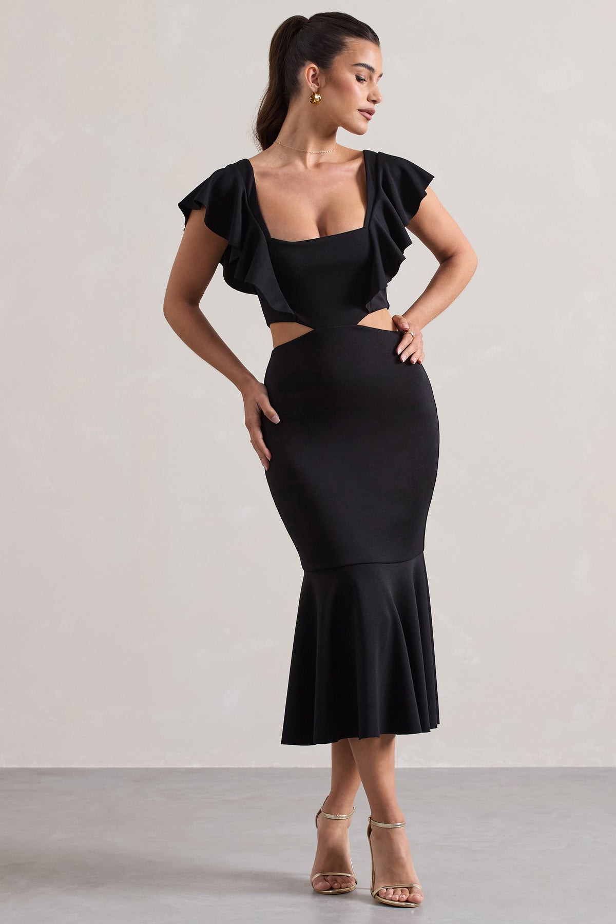 Macey | Schwarzes Midikleid mit eckigem Ausschnitt, Cut-Outs und Rüschen