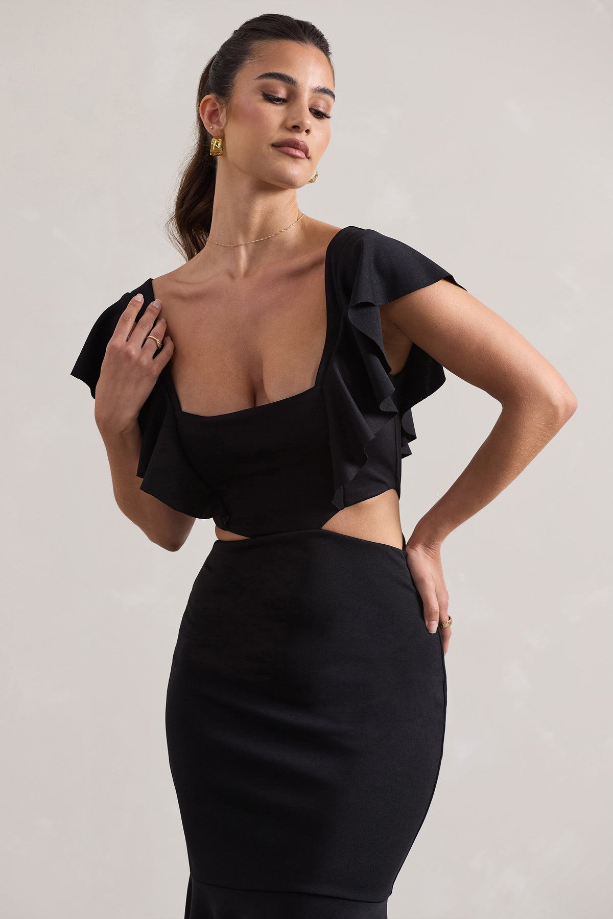 Macey | Schwarzes Midikleid mit eckigem Ausschnitt, Cut-Outs und Rüschen