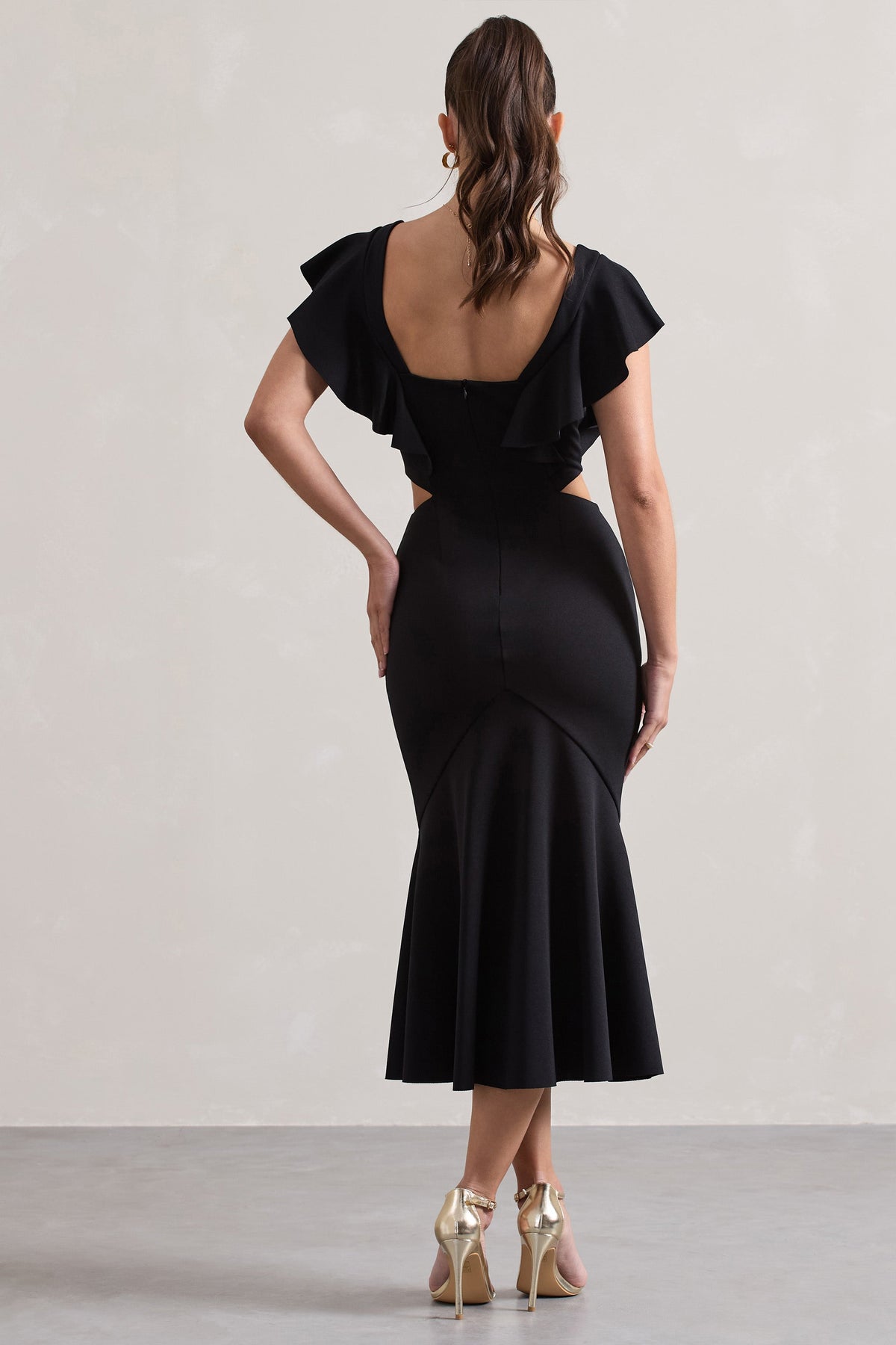Macey | Schwarzes Midikleid mit eckigem Ausschnitt, Cut-Outs und Rüschen