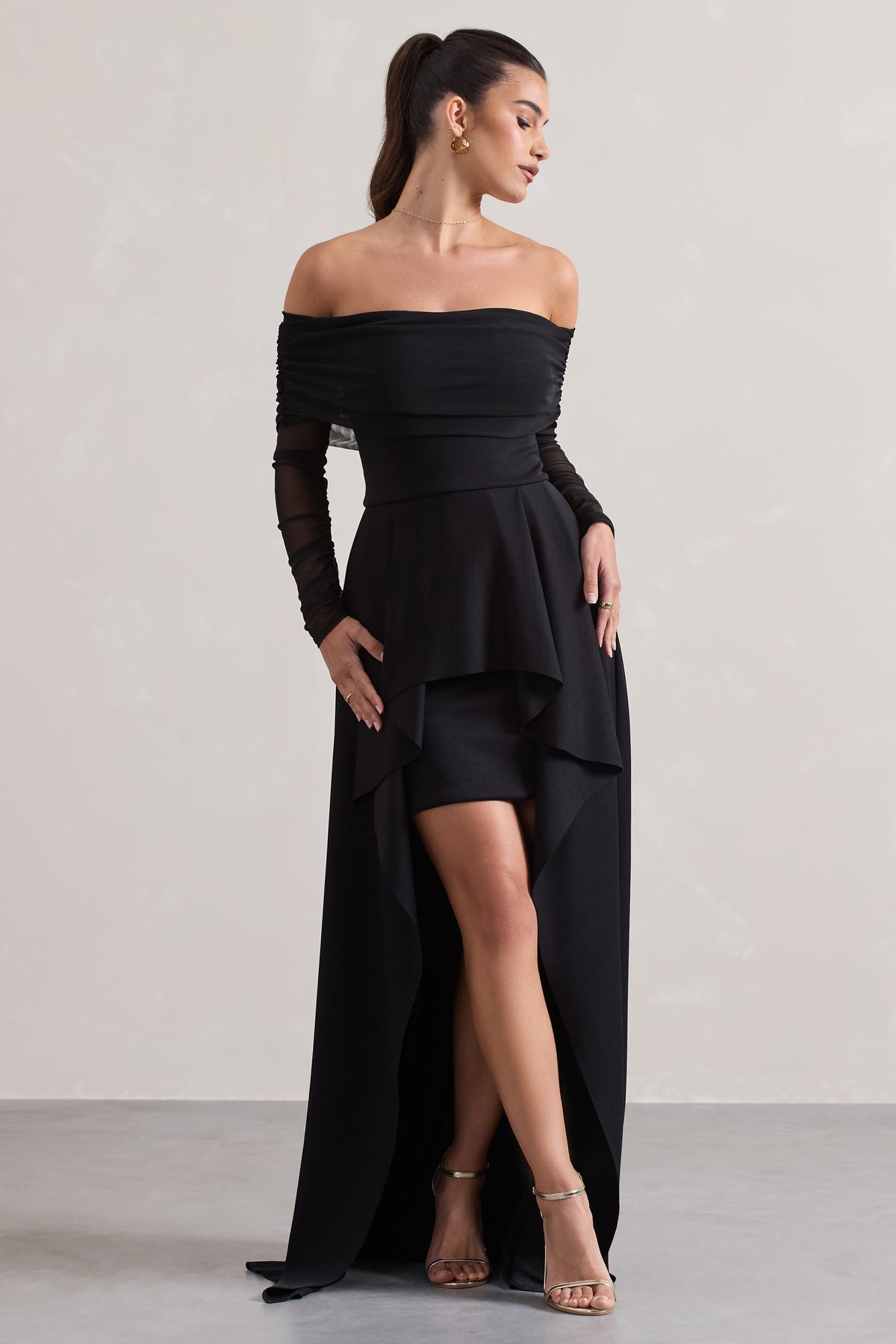 Lunara | Schwarzes Bardot-Maxikleid mit High-Low-Saum