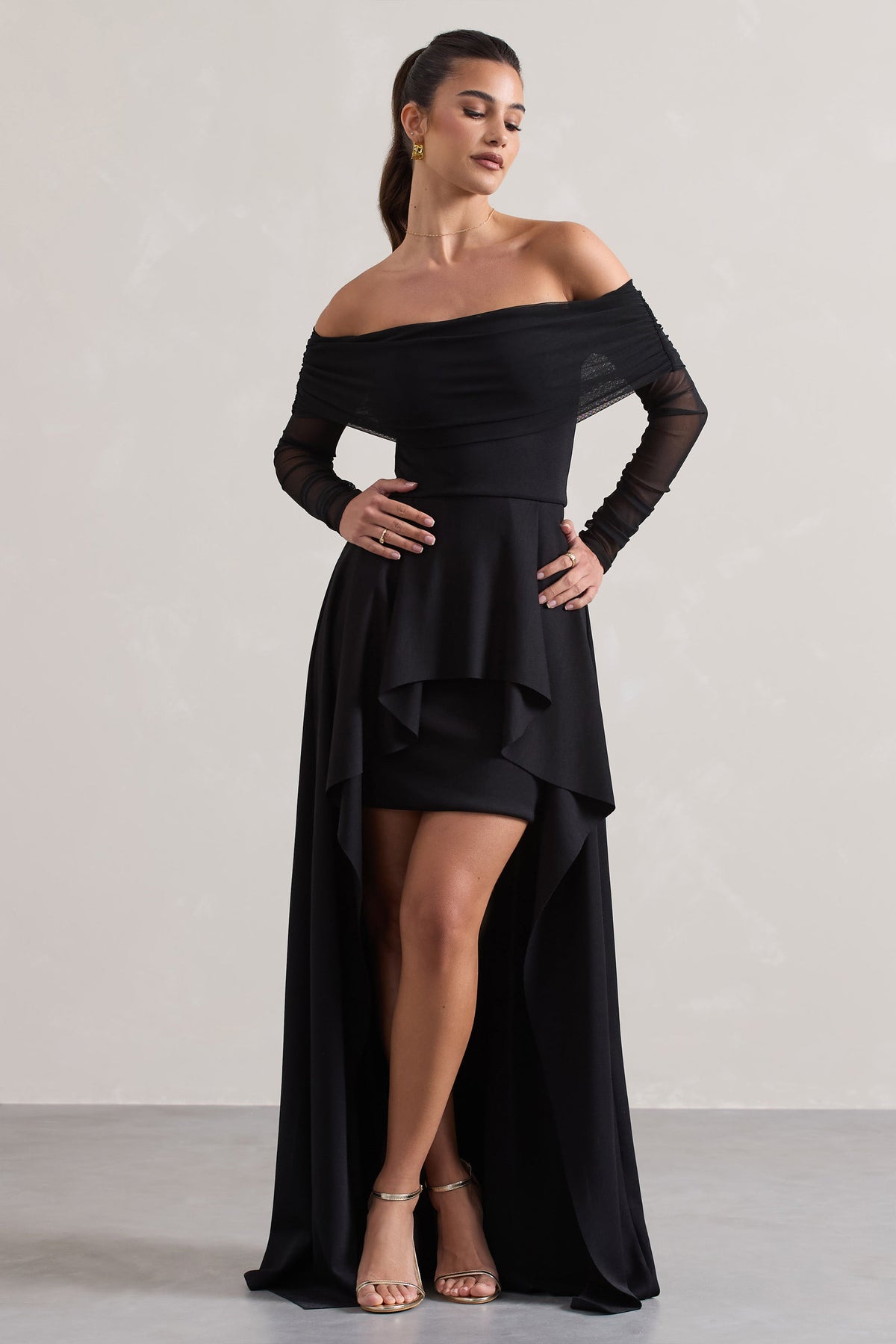 Lunara | Schwarzes Bardot-Maxikleid mit High-Low-Saum