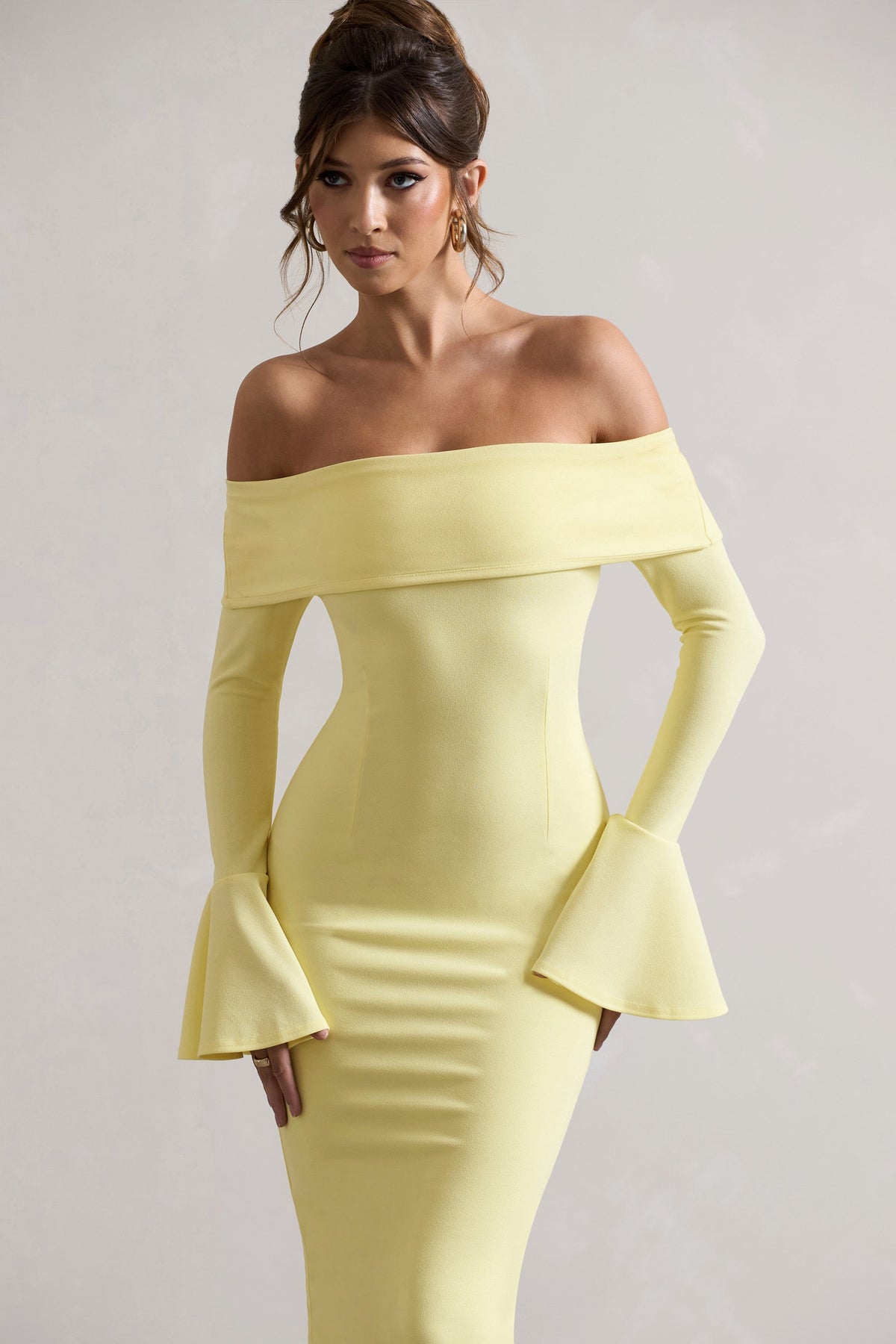 Emma | Zitronengelbes Bardot-Midikleid mit ausgestellten Ärmeln