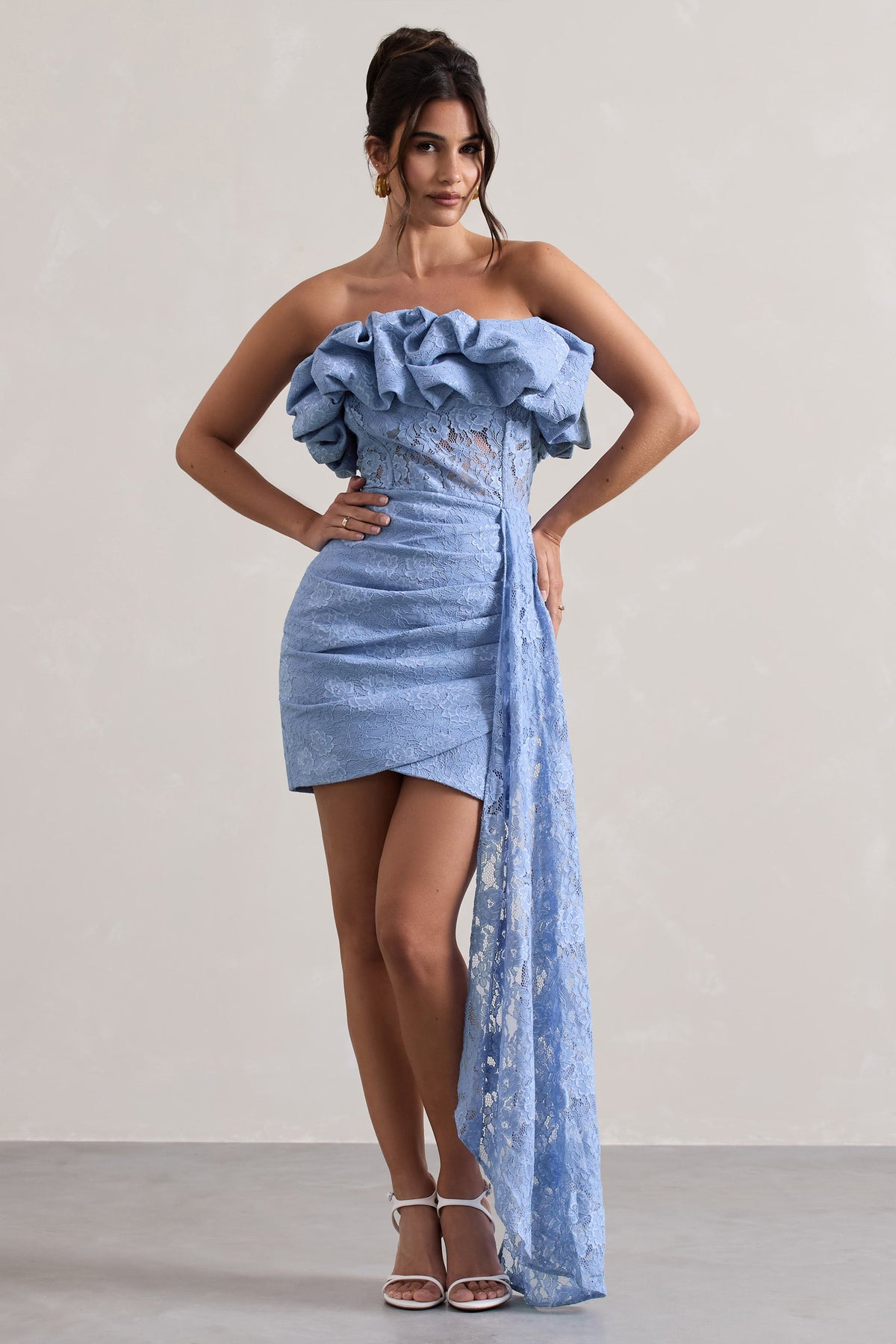 Neptune | Blaues Spitzen-Minikleid mit Rüschen und Drapierung