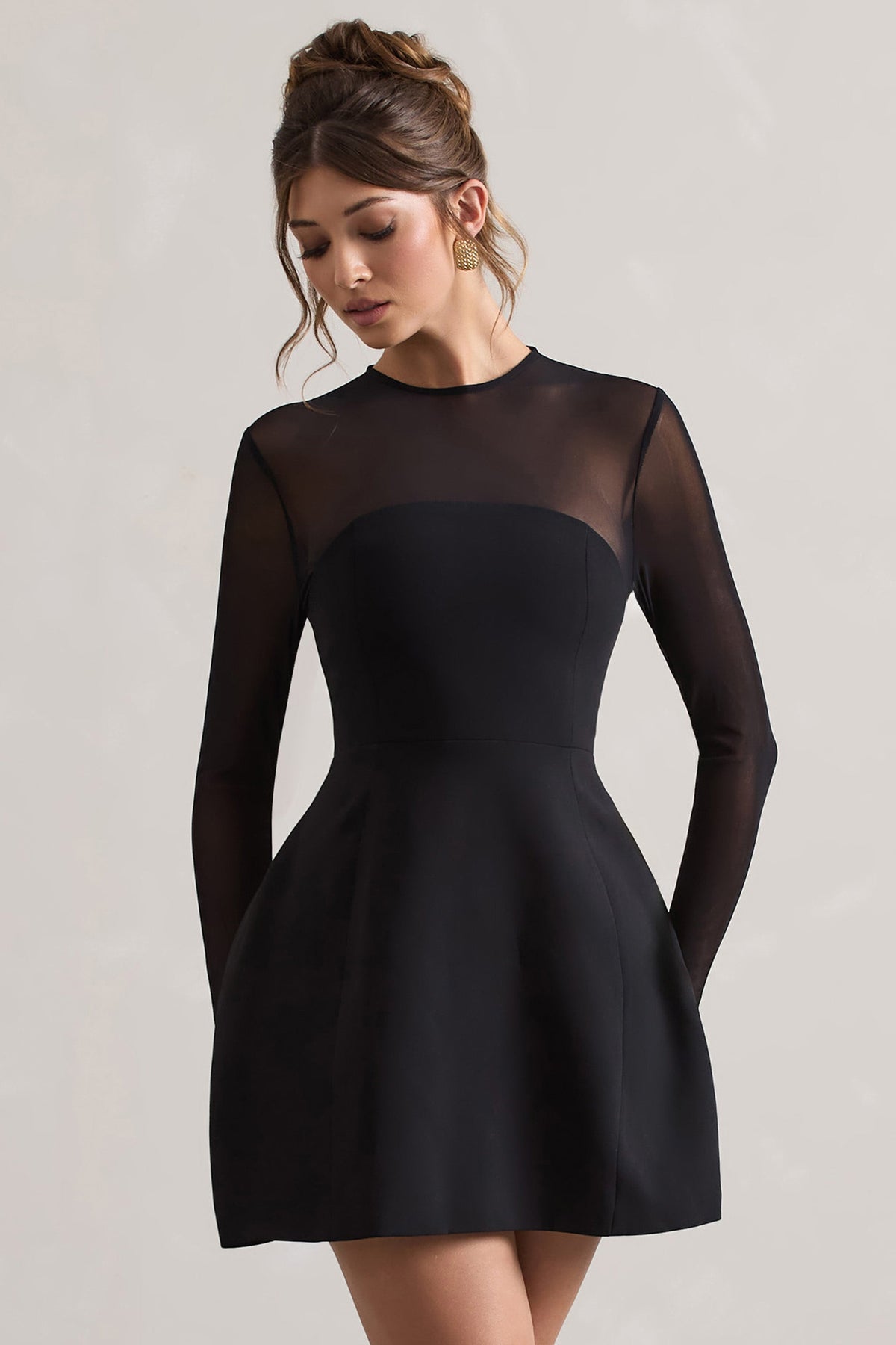 Austen | Schwarzes Minikleid mit langen Ärmeln aus Mesh