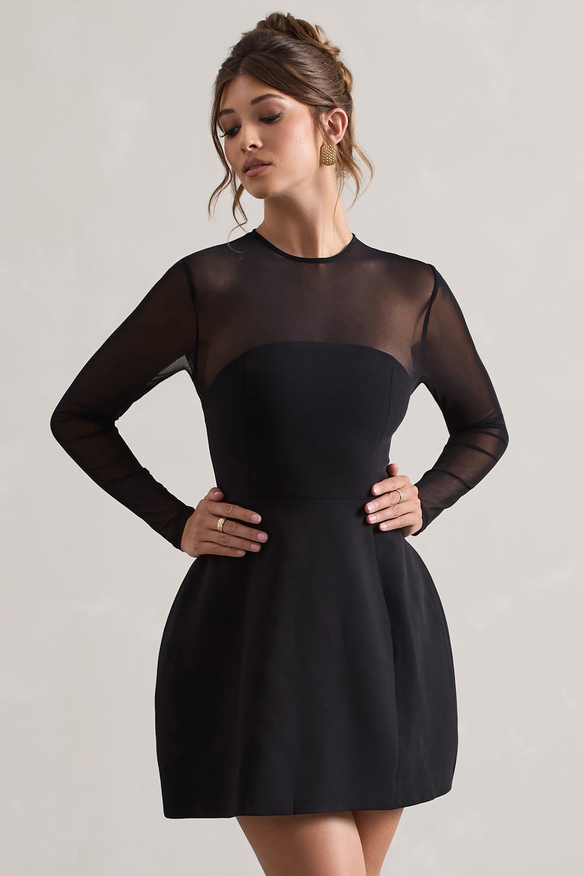 Austen | Schwarzes Minikleid mit langen Ärmeln aus Mesh