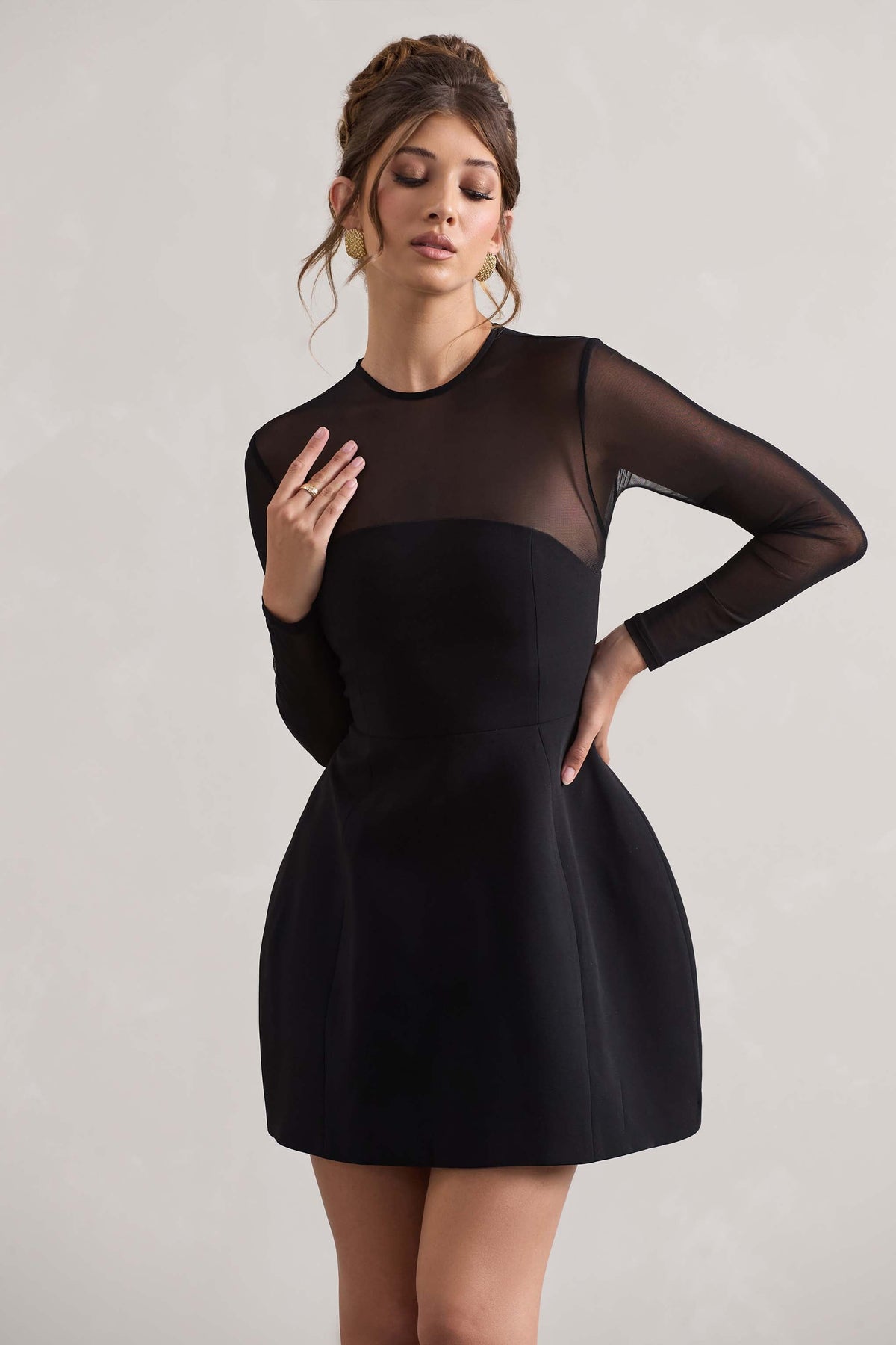 Austen | Schwarzes Minikleid mit langen Ärmeln aus Mesh