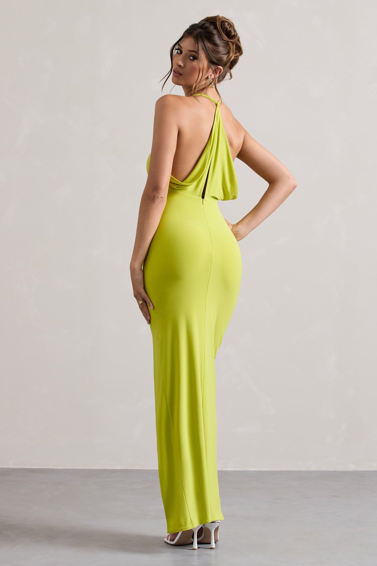 Domenica | Limettengrünes Maxikleid mit Halterneck-Wickeldesign