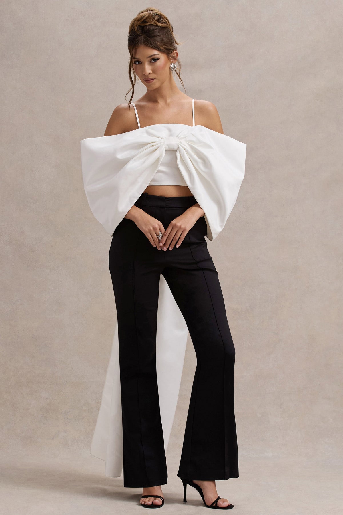 Souvenir | Weißes Satin-Crop-Top mit großer Schleife