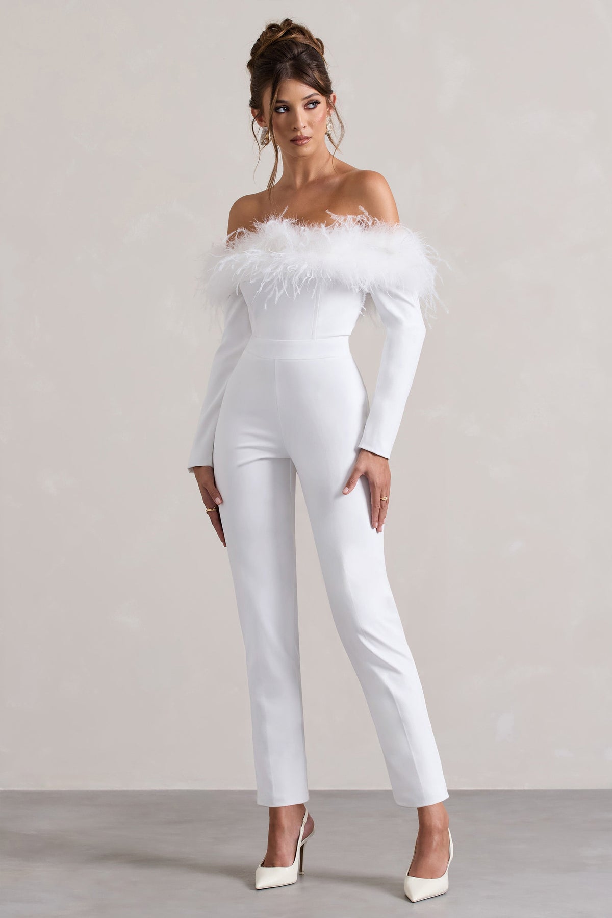 Ales | Weiße Bardot-Tailored-Jumpsuit mit geradem Bein und Federbesatz