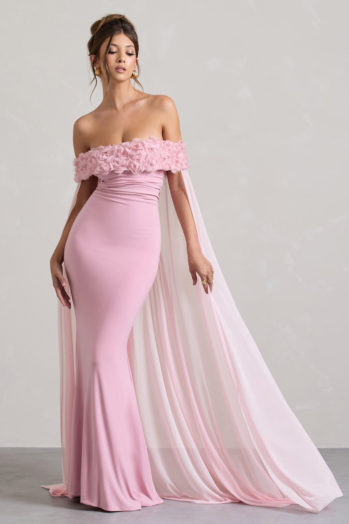 Sander | Schwarzes Midikleid aus Mesh mit langen Ärmeln und Rüschen-Saum
