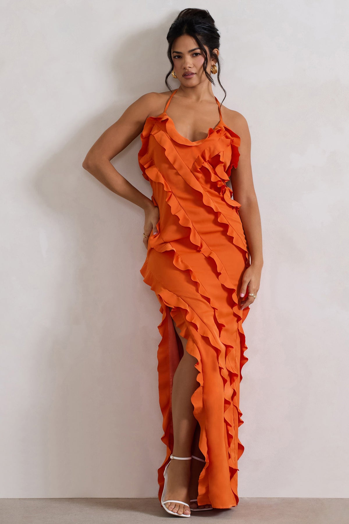 Full On | Orangefarbenes Maxikleid mit V-Ausschnitt und Rüschen