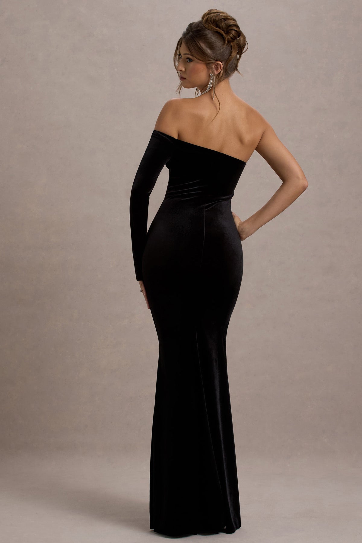 Sandrine | Schwarzes Samt-Maxikleid mit Ein-Schulter-Design im Meerjungfrauen-Schnitt