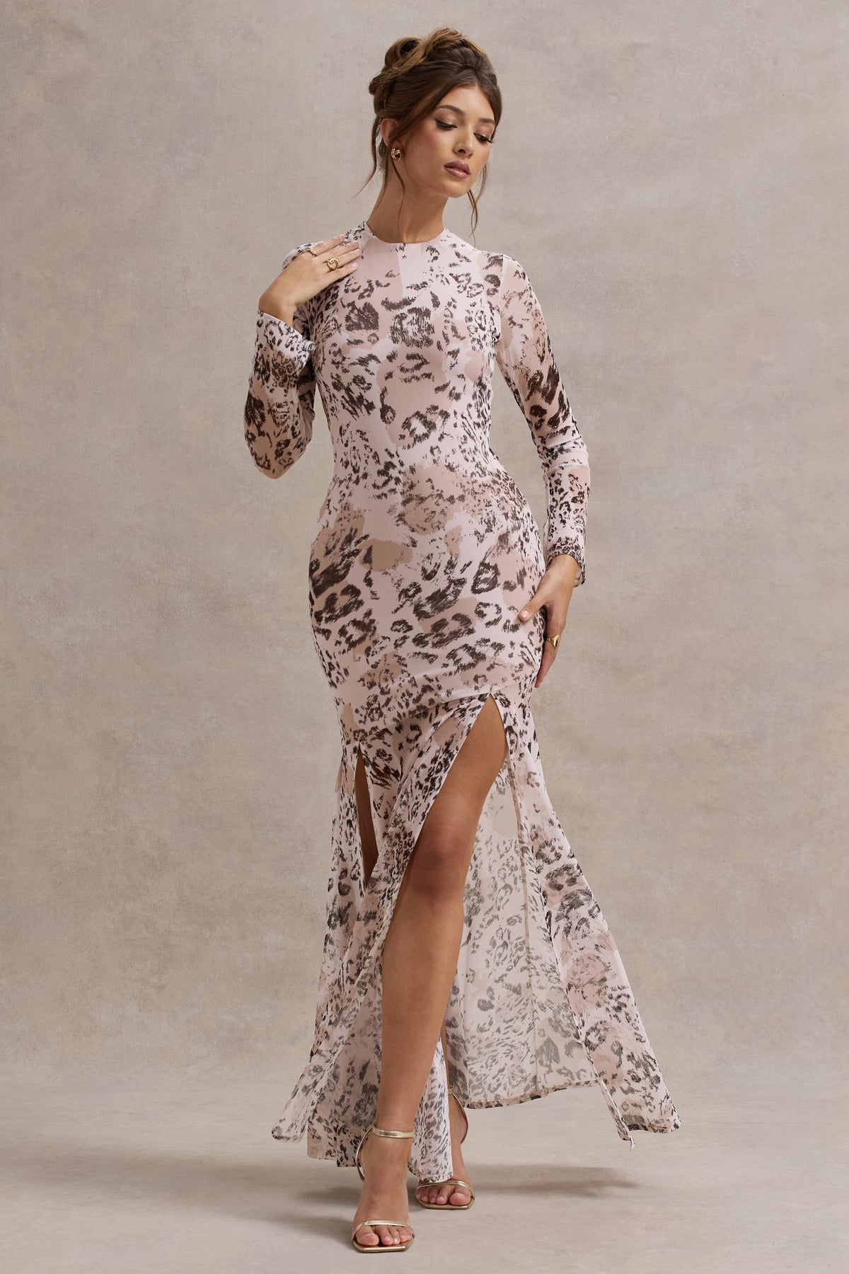 Tigerlily | Leopardenmuster-Mesh-Maxikleid mit langen Ärmeln und offenem Rücken