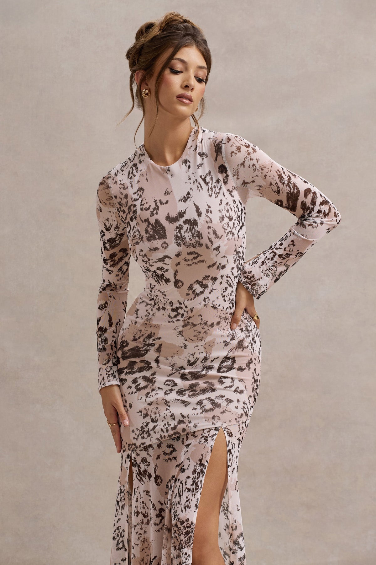 Tigerlily | Leopardenmuster-Mesh-Maxikleid mit langen Ärmeln und offenem Rücken