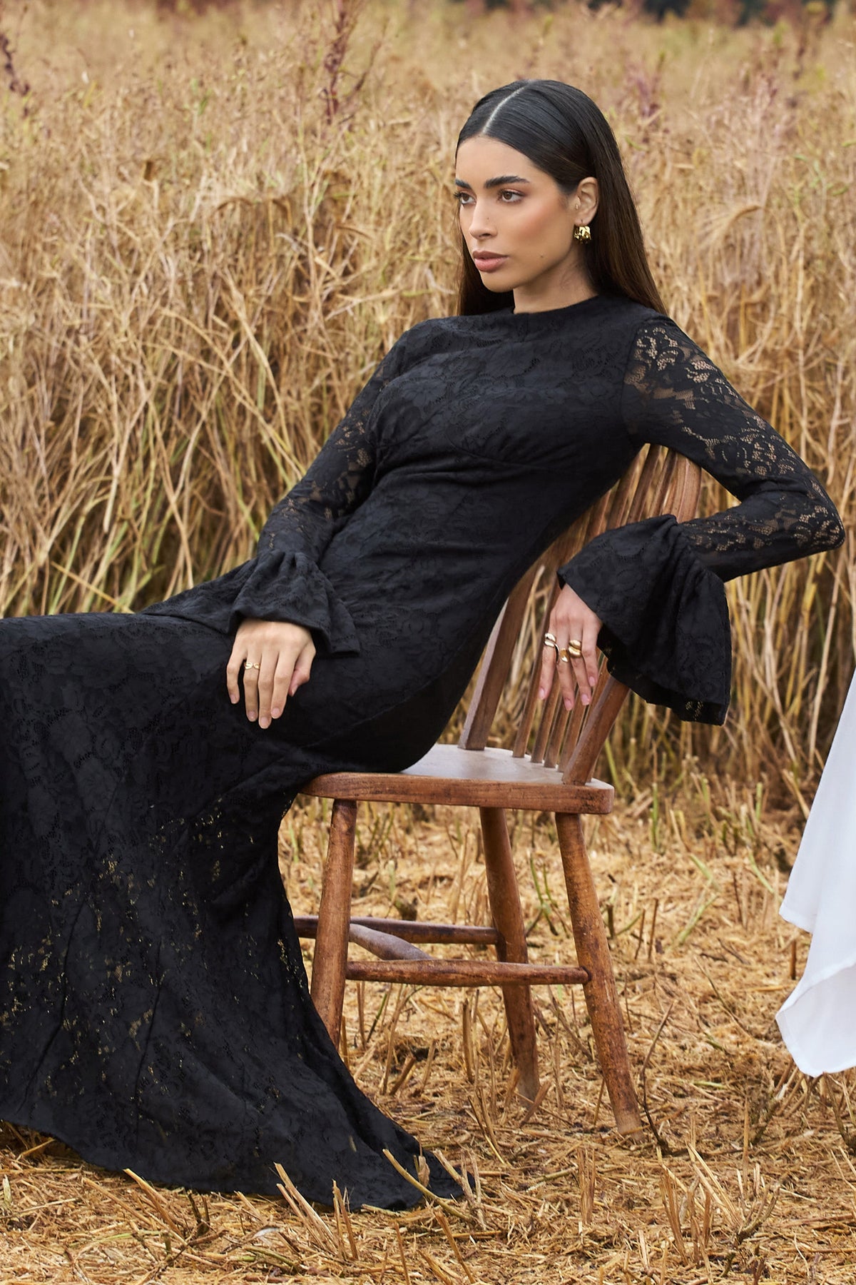 For Life | Schwarzes Midikleid aus Spitze mit langen Ärmeln