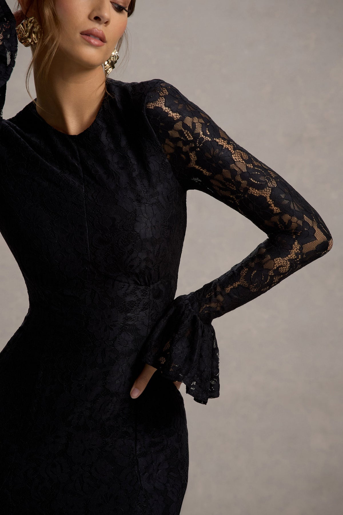 For Life | Schwarzes Midikleid aus Spitze mit langen Ärmeln