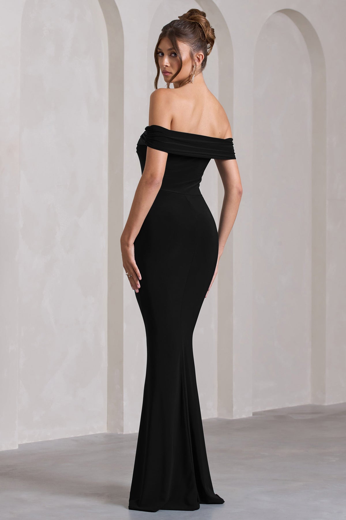 Law of Attraction | Schwarzes Bardot-Maxikleid mit drapiertem Schlitz