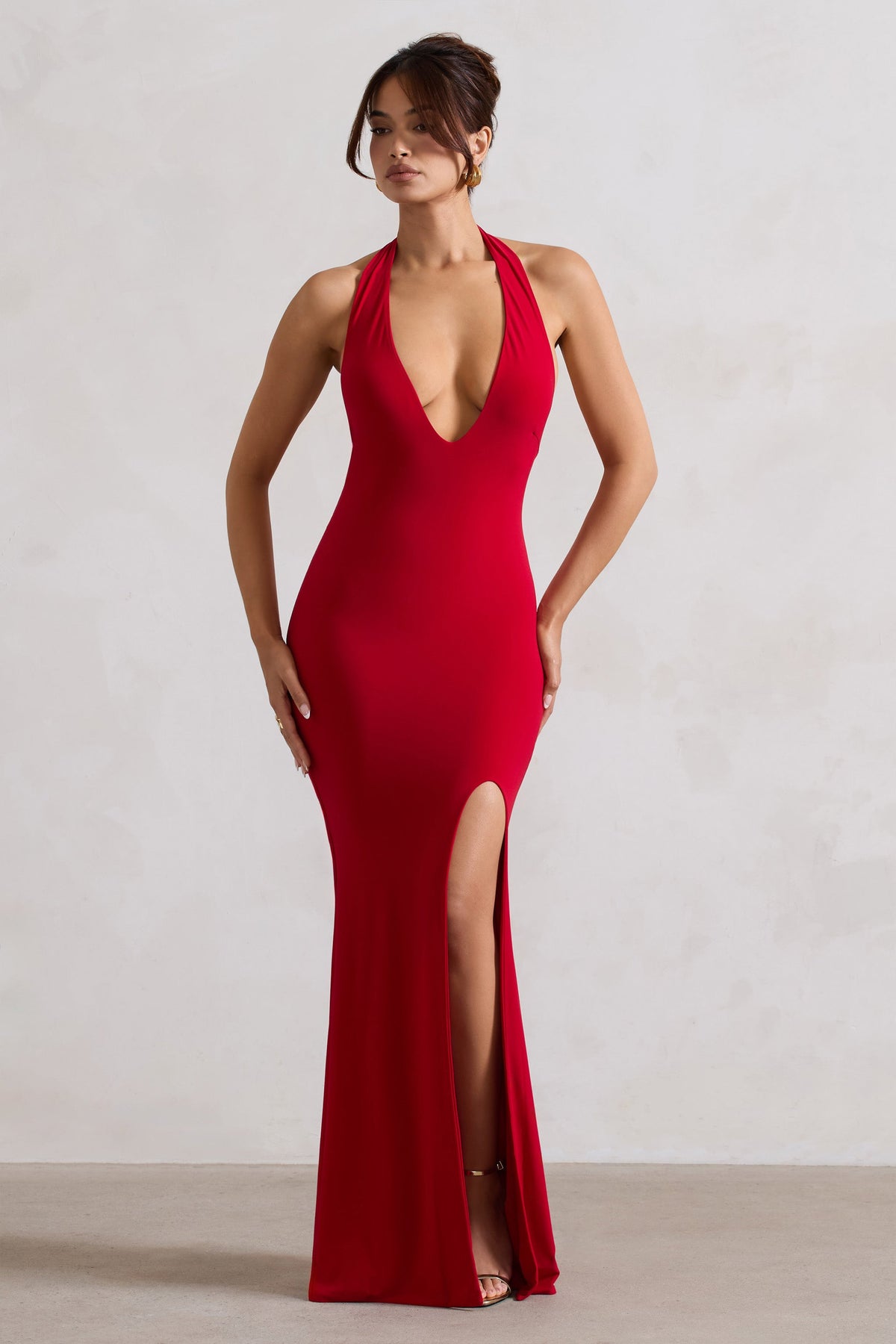 Glamour | Rotes Rückenfreies Maxikleid mit V-Ausschnitt und Halterneck-Trägern sowie Seitenschlitz