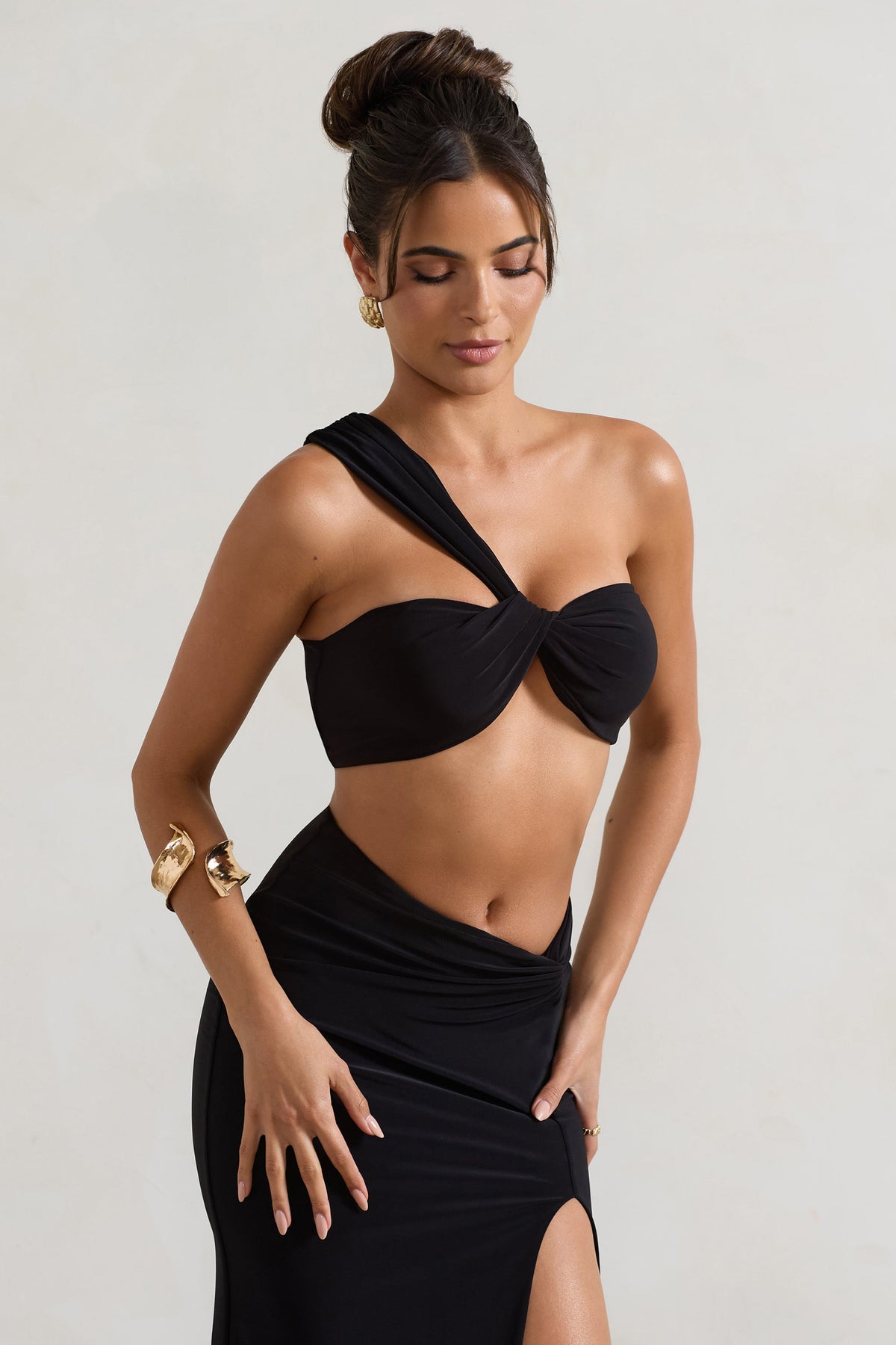 Open Heart | Schwarzes Ein-schulter-Bralette mit Knoten