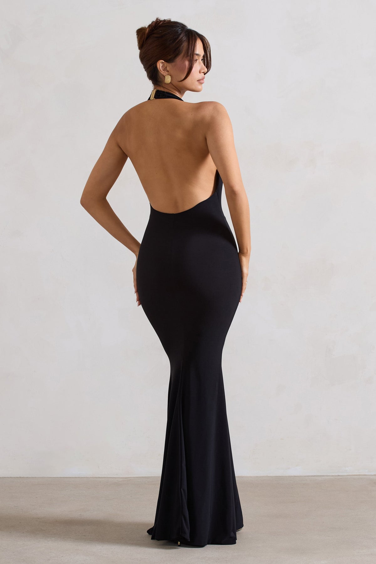 Milani | Schwarzes rückenfreies Maxikleid mit Wasserfallausschnitt und Fischschwanz