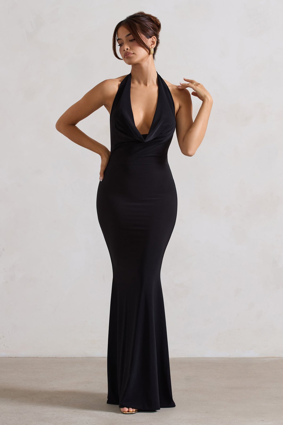 Milani | Schwarzes rückenfreies Maxikleid mit Wasserfallausschnitt und Fischschwanz