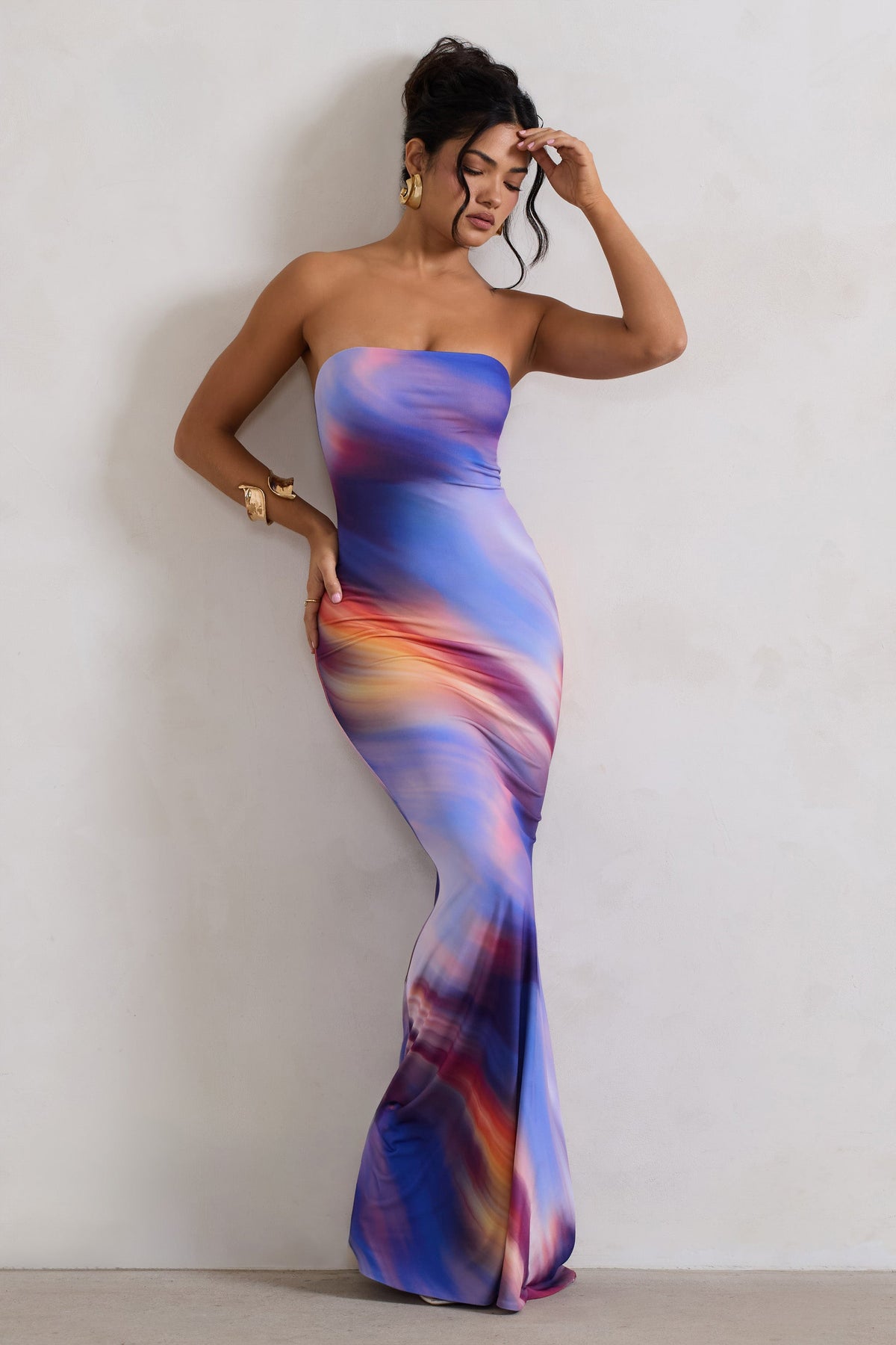 Ceremony | Abstrakt bedrucktes Bandeau-Fishtail-Maxikleid