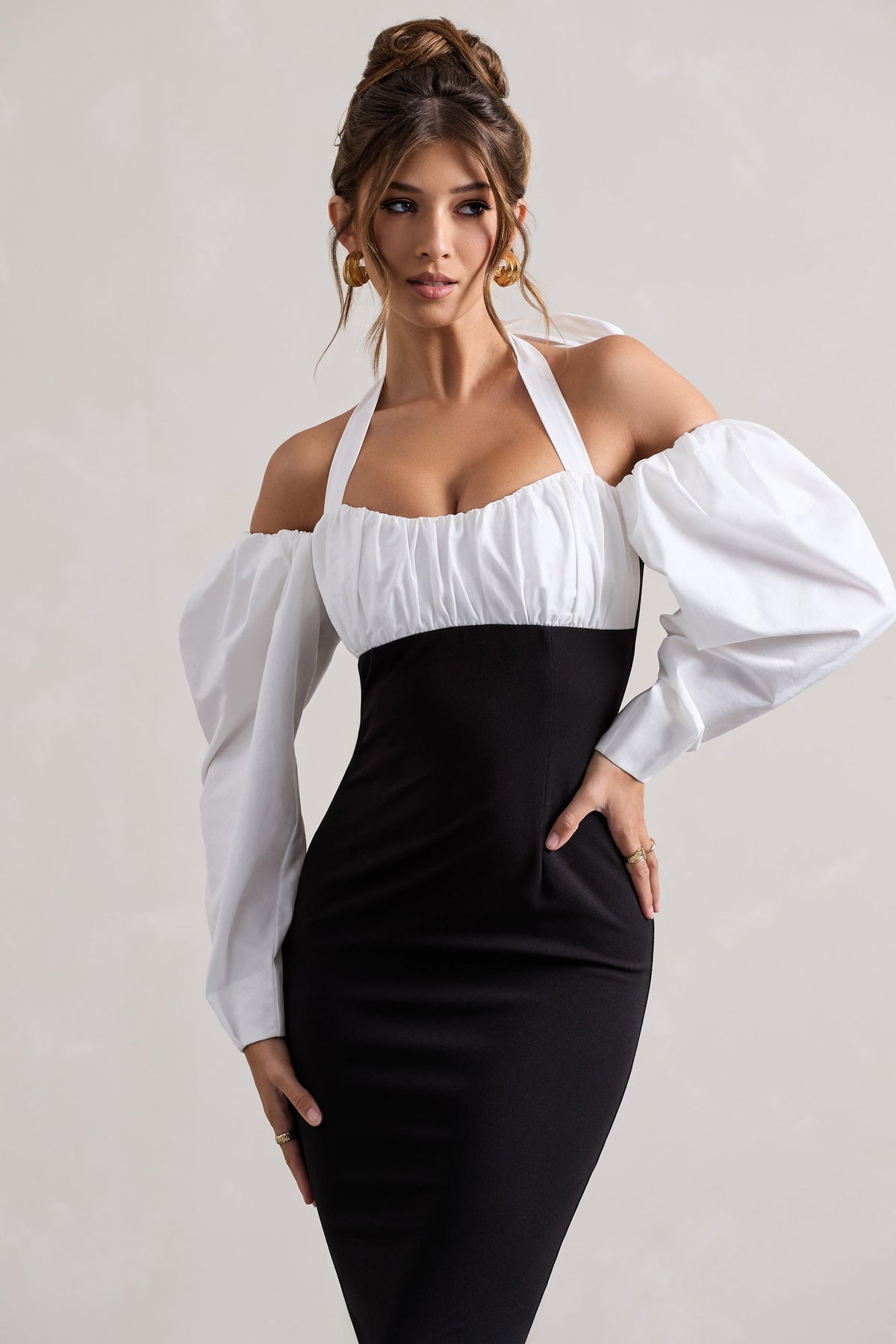 Couture Client | Schwarzes Midikleid mit Halterneck und Puffärmeln