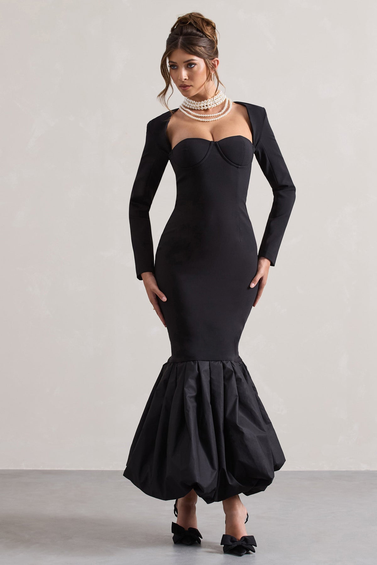 London | Schwarzes Maxikleid mit Sweetheart-Ausschnitt und Volumen-Saum