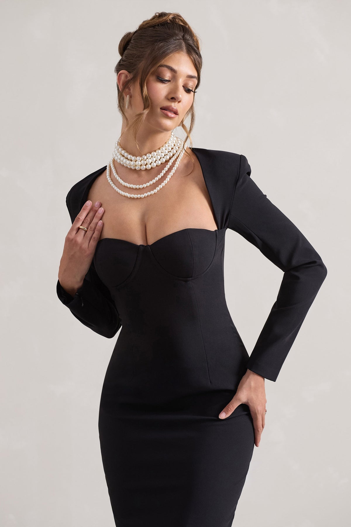 London | Schwarzes Maxikleid mit Sweetheart-Ausschnitt und Volumen-Saum