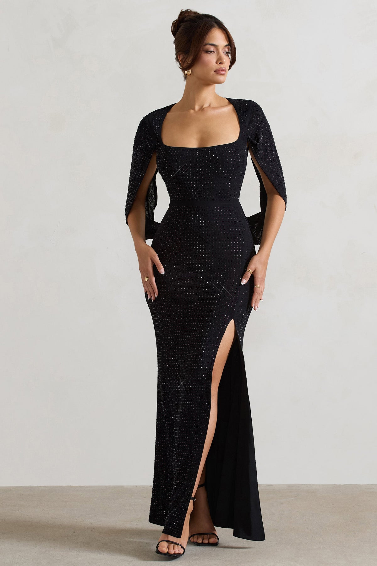 Broadway | Schwarzes verziertes Maxikleid mit Fischschwanz-Schnitt und Cape-Ärmeln