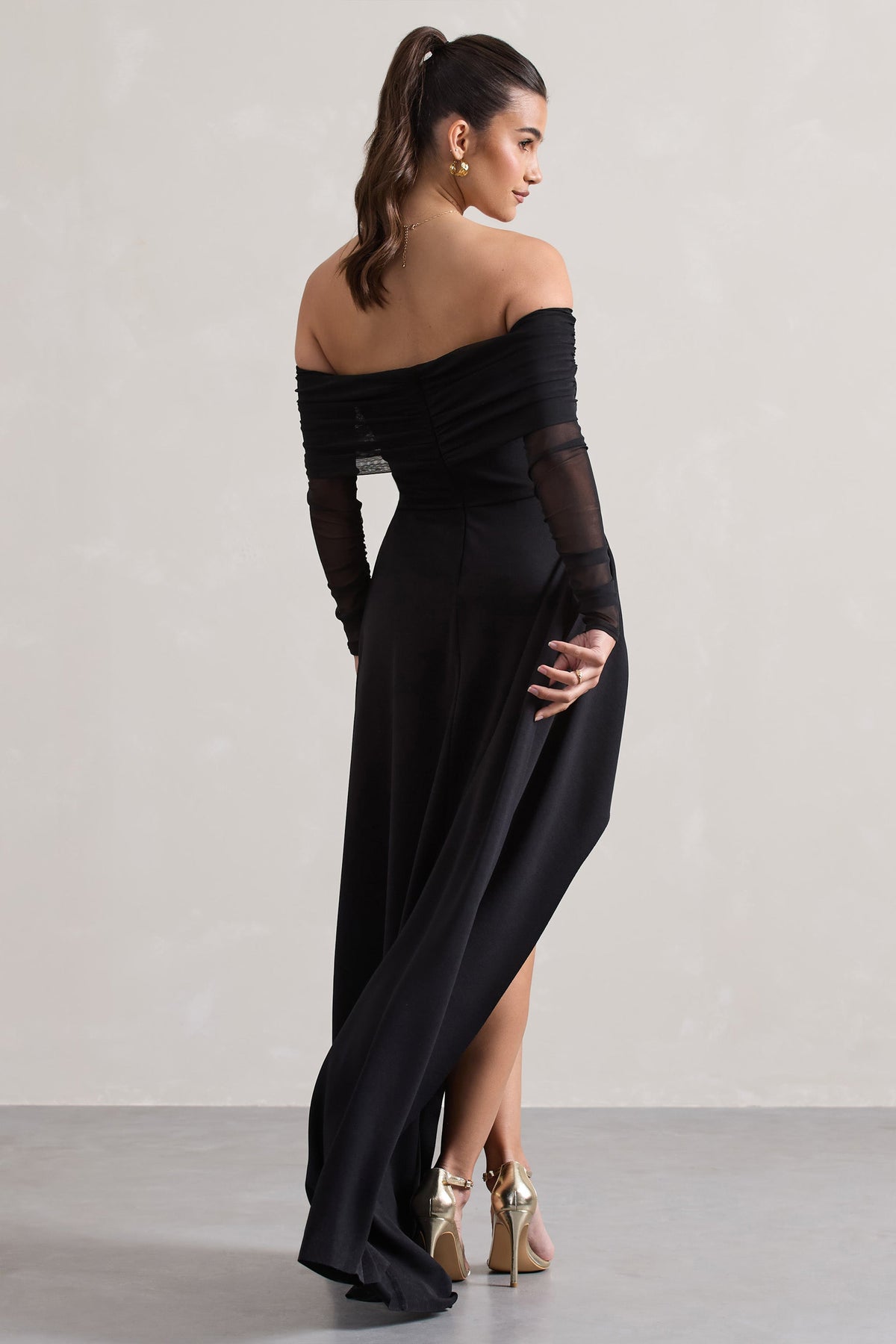 Lunara | Schwarzes Bardot-Maxikleid mit High-Low-Saum