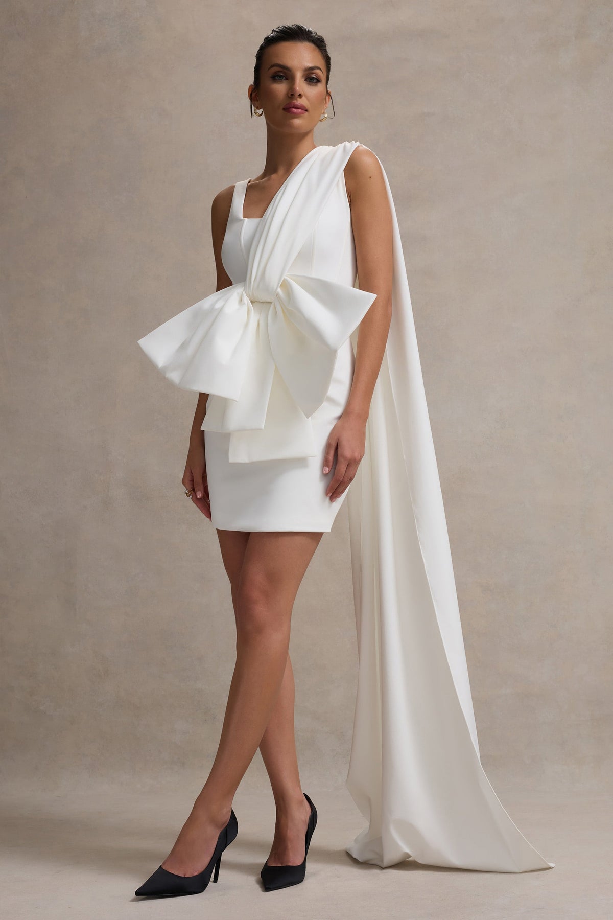 Brulee | Cremefarbenes Kleid mit Rundhalsausschnitt, Schleife und Mini-Schnitt