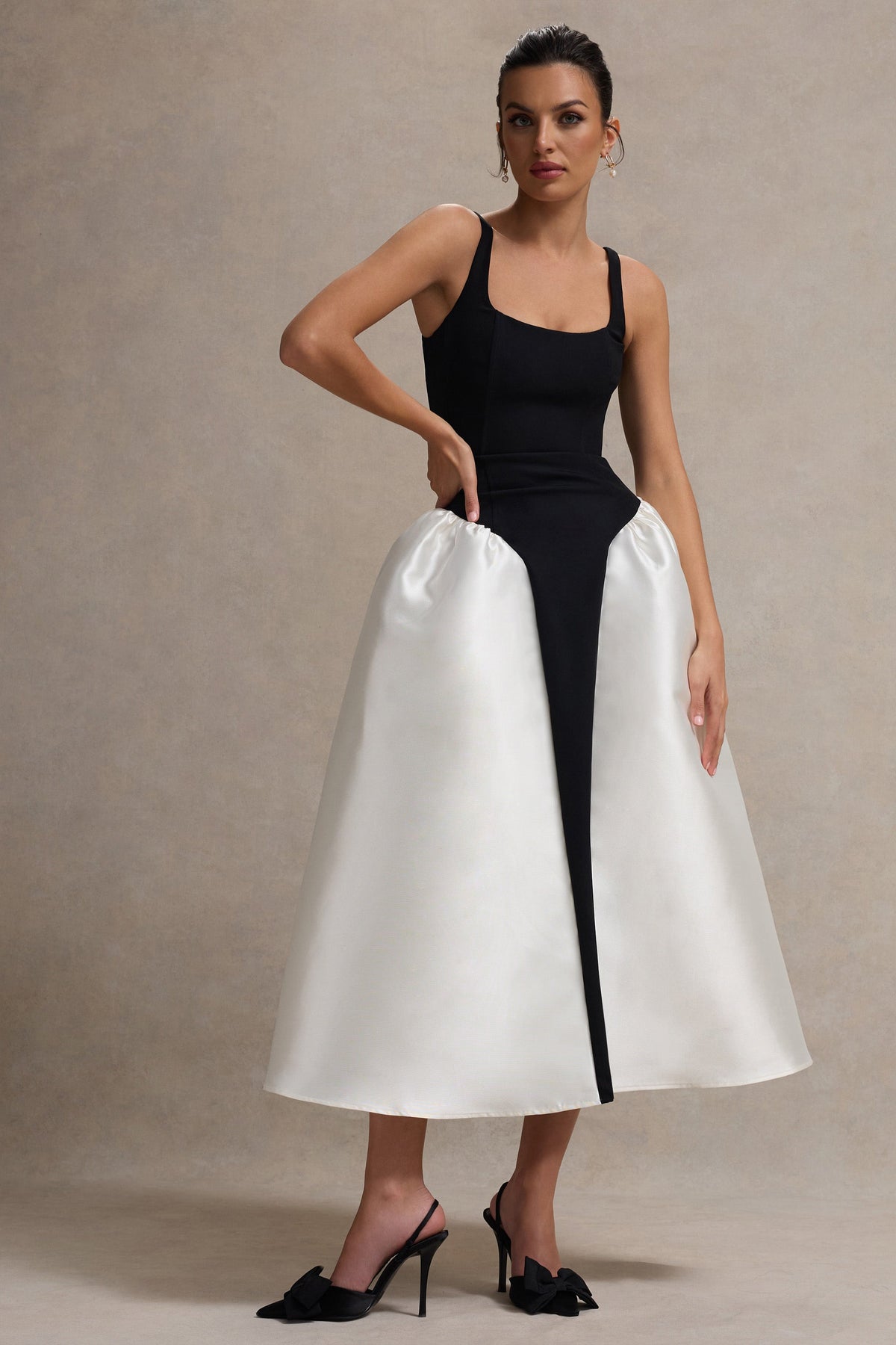 Christie | Schwarz-Cremfarbenes Midi-Kleid mit Rundhalsausschnitt und Volumenrock