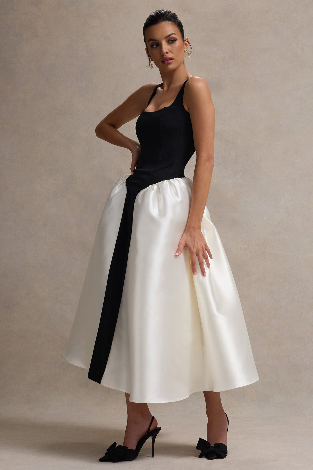 Christie | Schwarz-Cremfarbenes Midi-Kleid mit Rundhalsausschnitt und Volumenrock