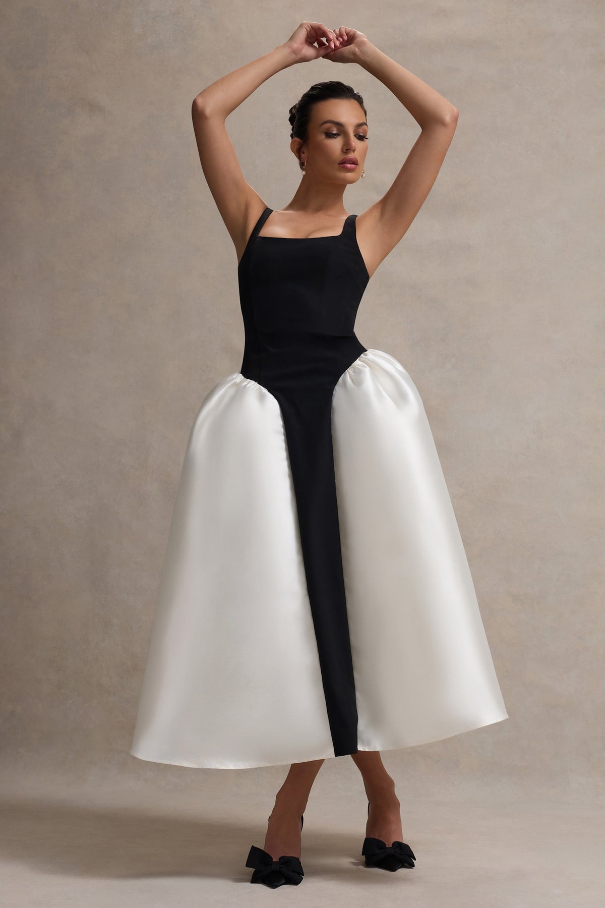 Christie | Schwarz-Cremfarbenes Midi-Kleid mit Rundhalsausschnitt und Volumenrock