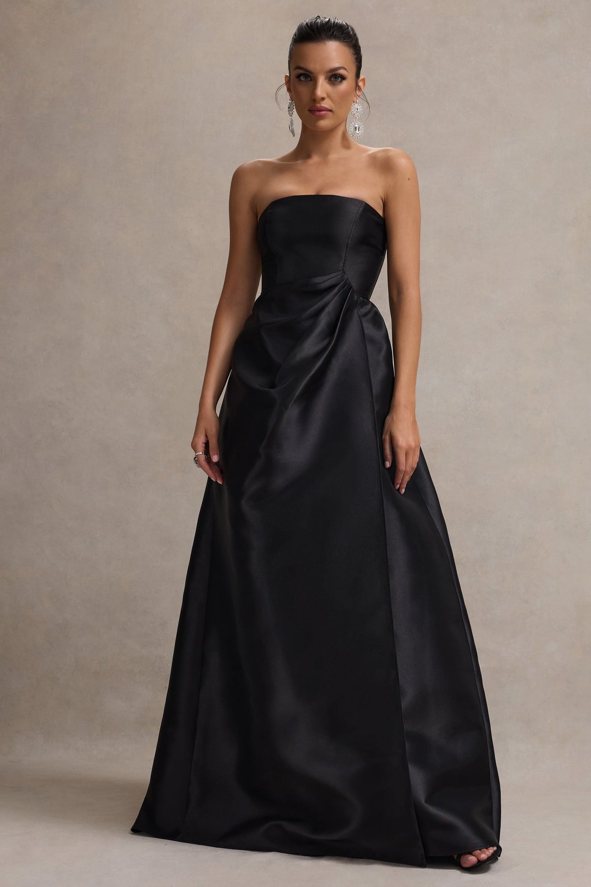 Universe | Schwarzes Bandeau-Maxikleid mit Puffrock und Schlitz