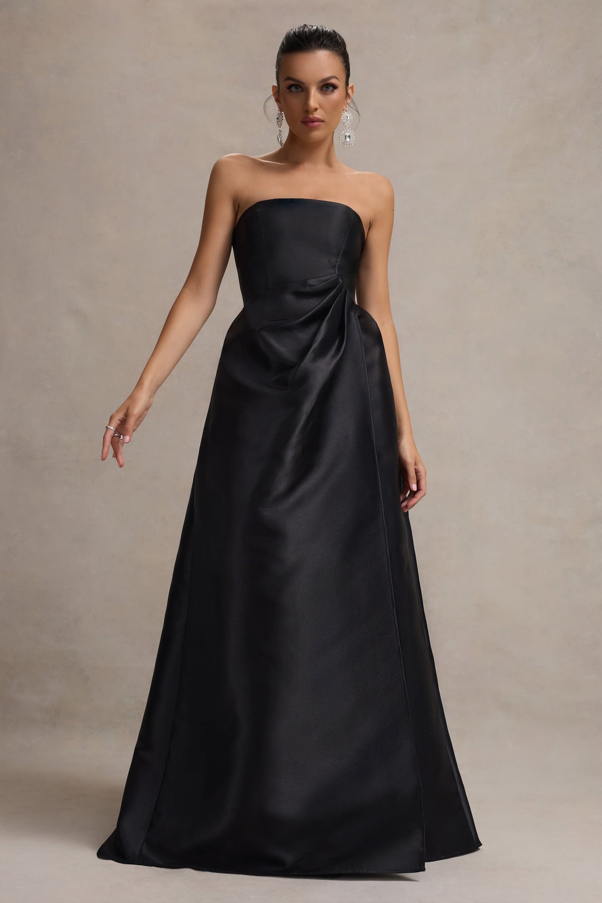 Universe | Schwarzes Bandeau-Maxikleid mit Puffrock und Schlitz