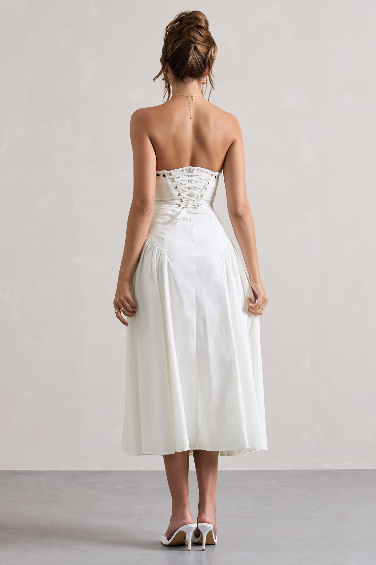 Serrenti | Weißes trägerloses Midikleid aus Popeline mit Spitzen-Details und Volumenrock