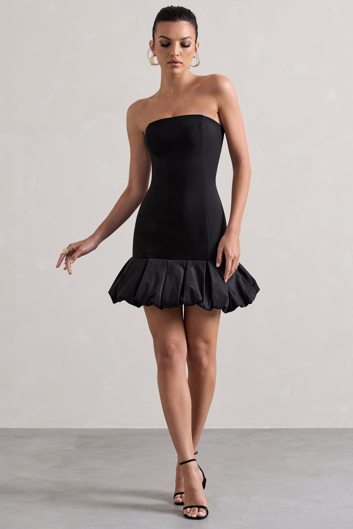 Liscia | Schwarzes Bandeau-Minikleid mit Rüschensaum