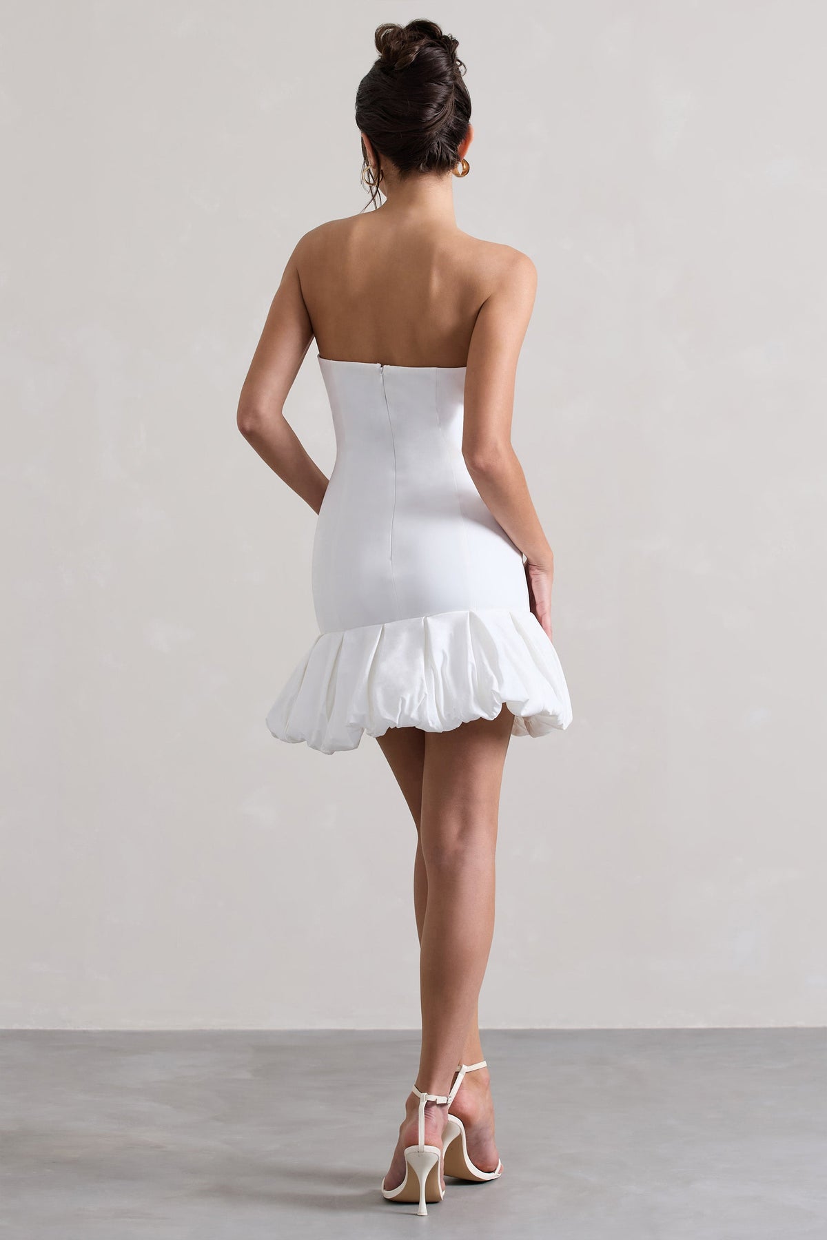 Liscia | Weißes Bandeau-Minikleid mit Rüschenbesatz