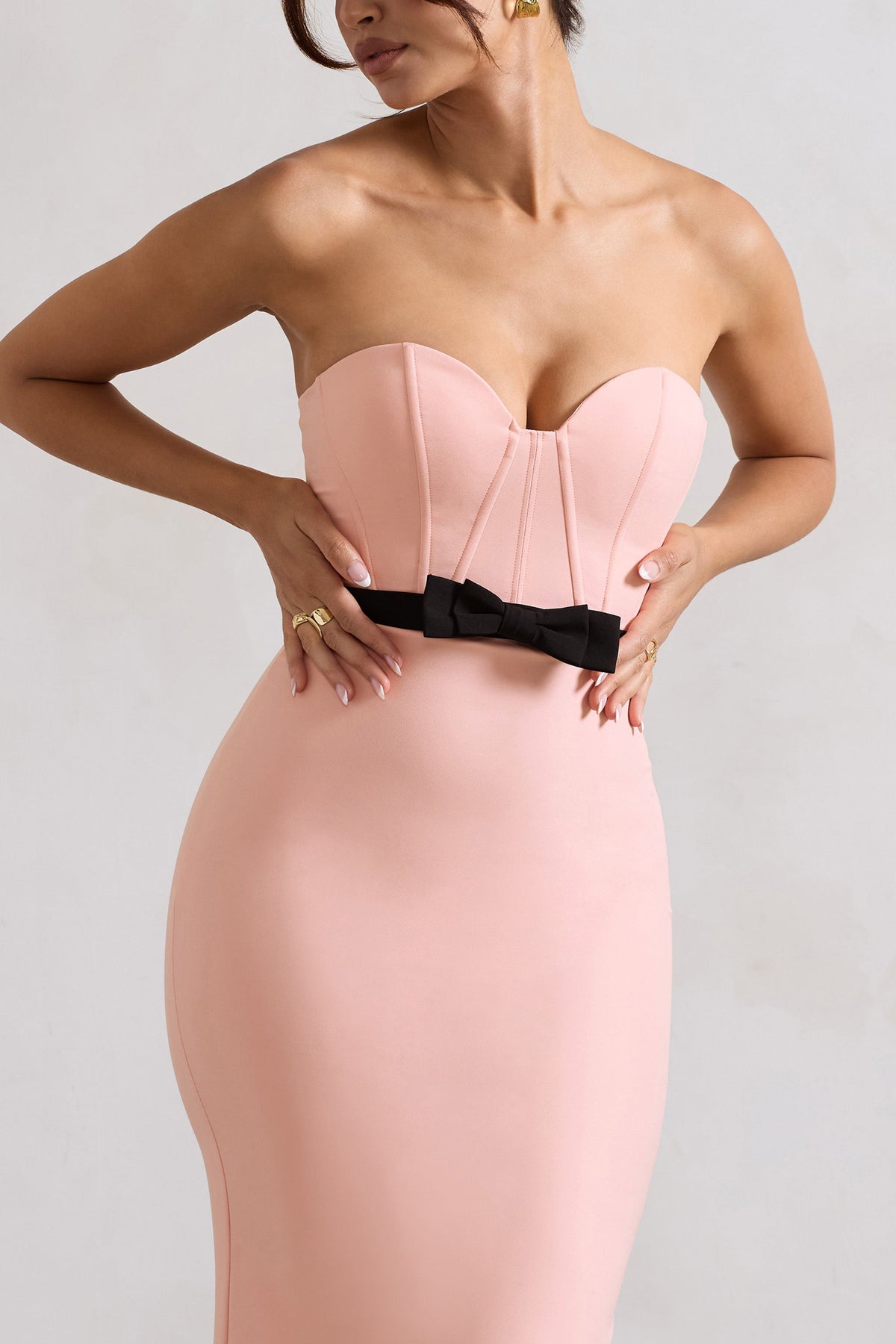 Albi | Rosa strukturiertes trägerloses Korsett-Maxikleid mit Schleife