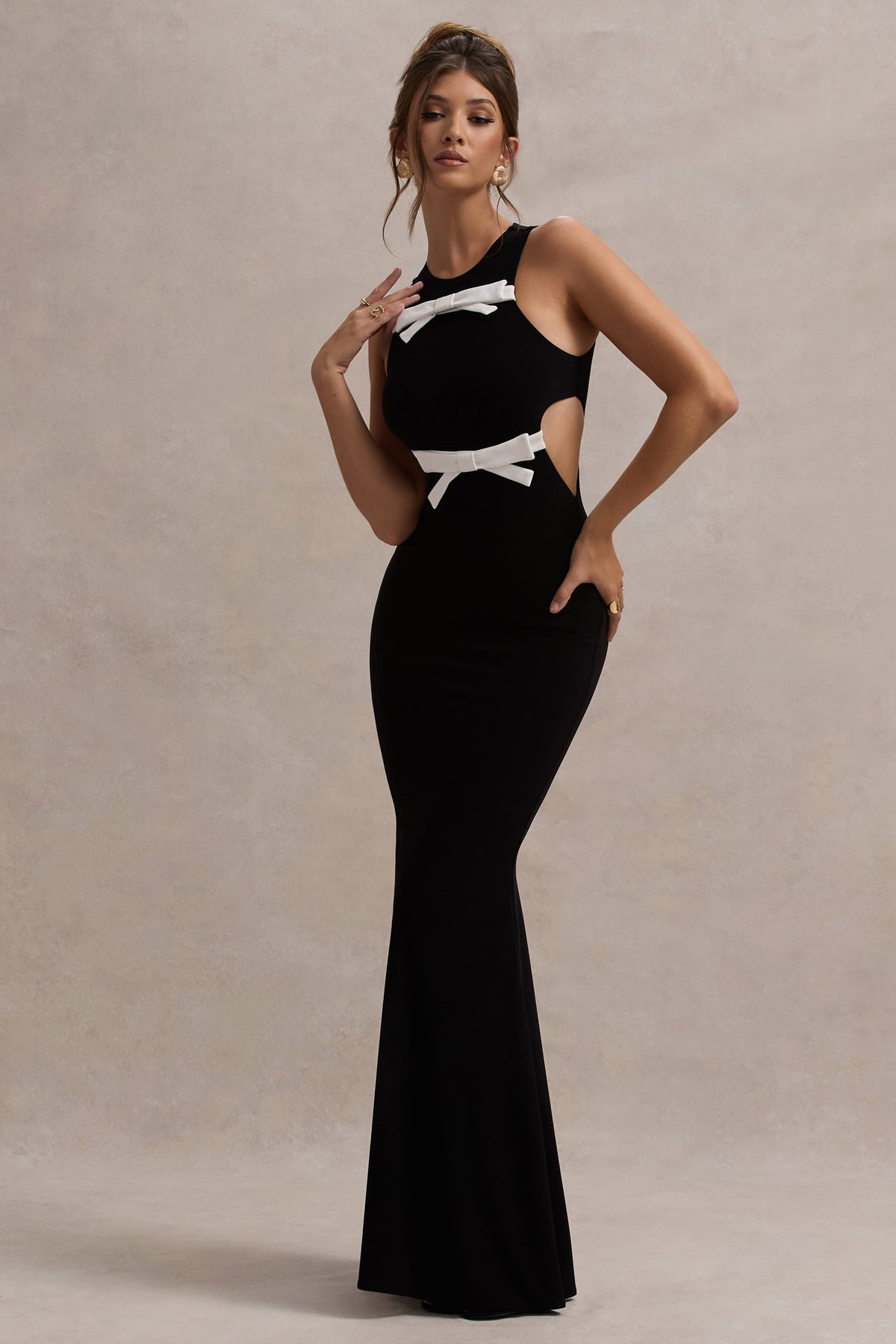 Aurelie | Schwarzes Maxikleid mit Cut-Outs und Schleifen