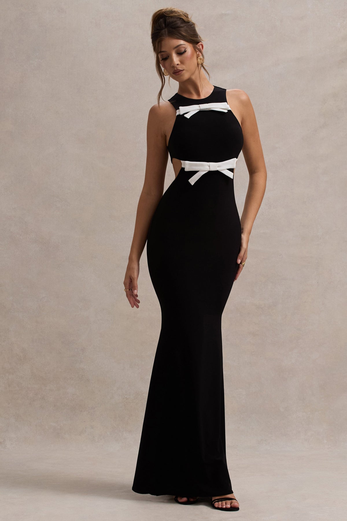 Aurelie | Schwarzes Maxikleid mit Cut-Outs und Schleifen