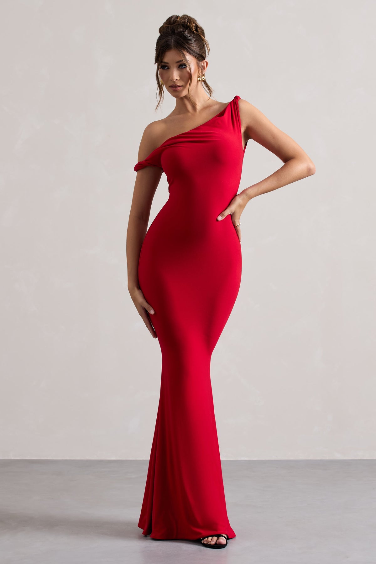 Lita | Rotes asymmetrisches Maxikleid mit Twist-Detail