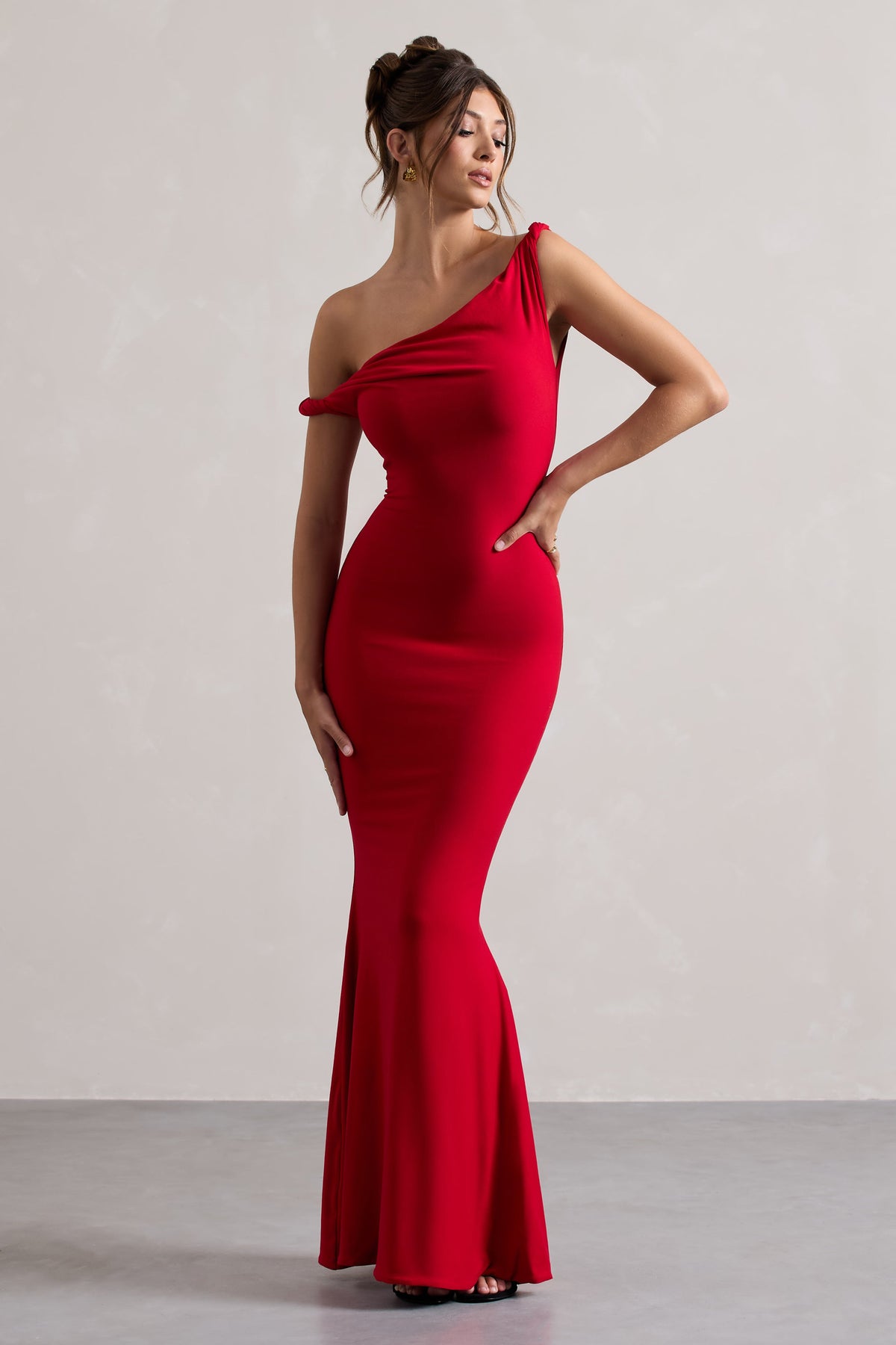 Lita | Rotes asymmetrisches Maxikleid mit Twist-Detail