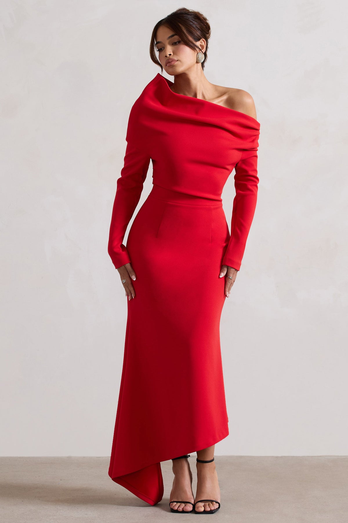 Lou | Rotes Maxikleid mit einer Schulter und asymmetrischem Schnitt