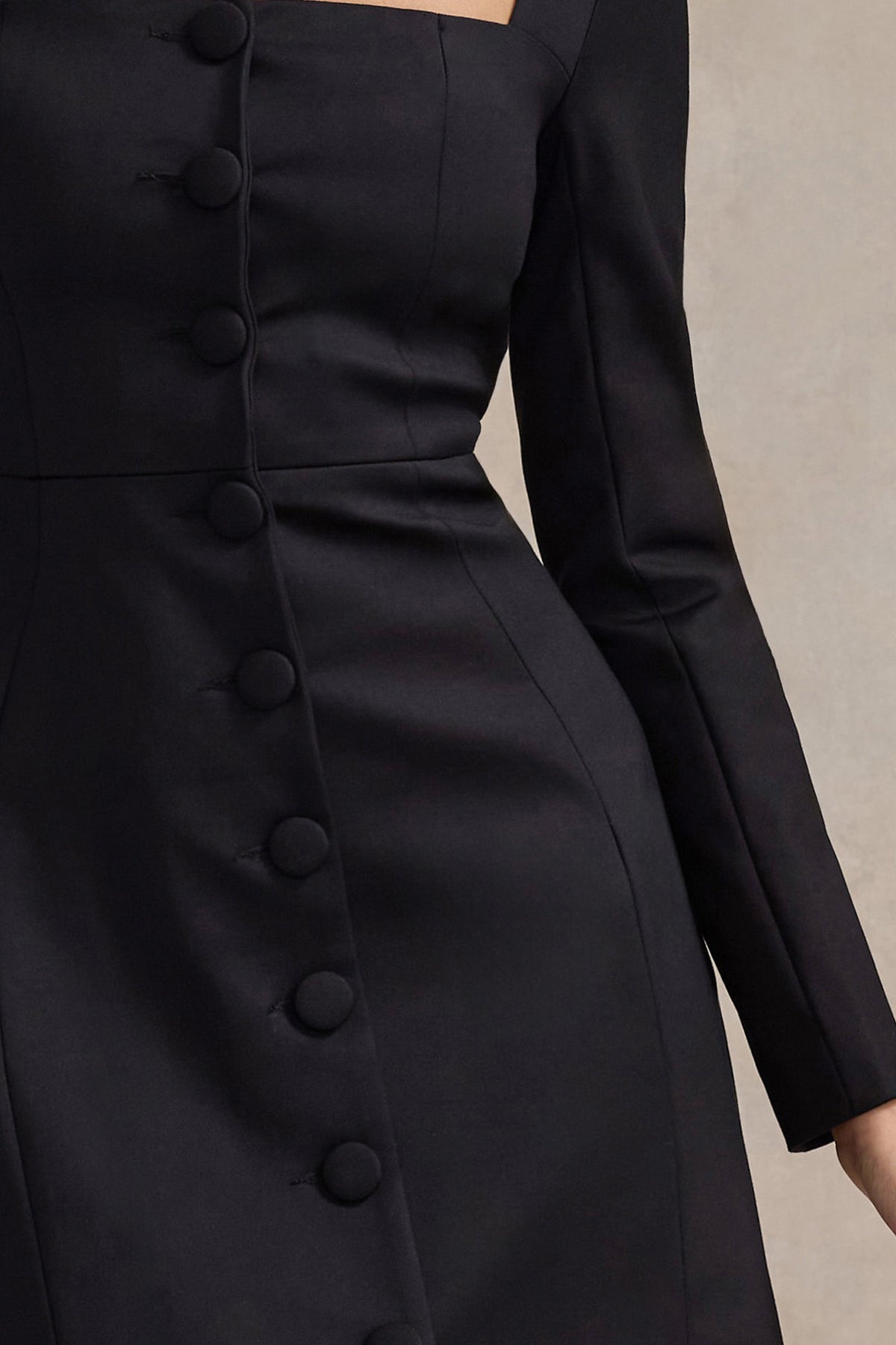 Andie | Schwarzes, maßgeschneidertes Minikleid mit quadratischem Ausschnitt