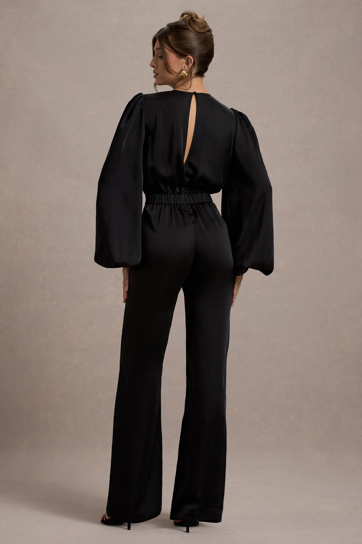 Suzanna | Schwarzer Satin-Jumpsuit mit Puffärmeln und weitem Bein