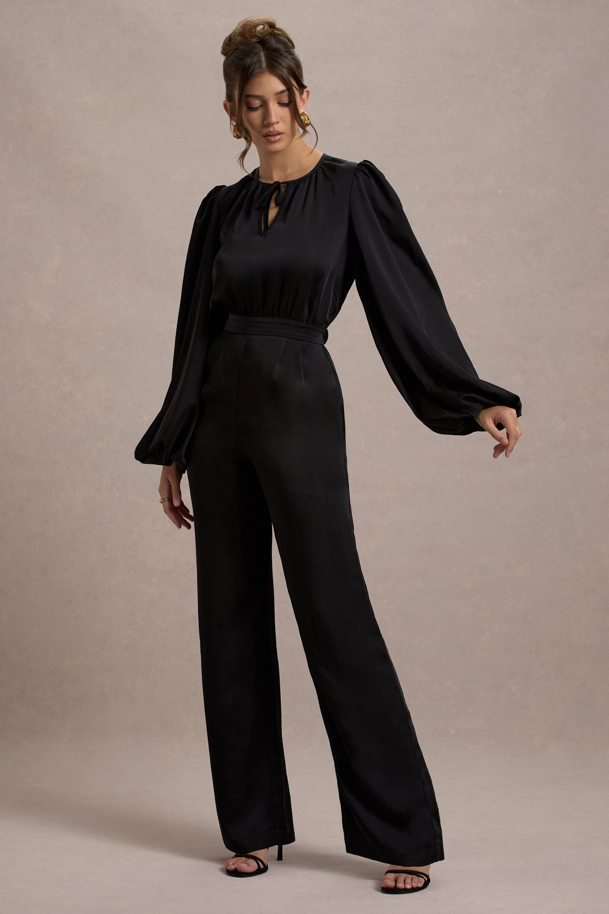 Suzanna | Schwarzer Satin-Jumpsuit mit Puffärmeln und weitem Bein