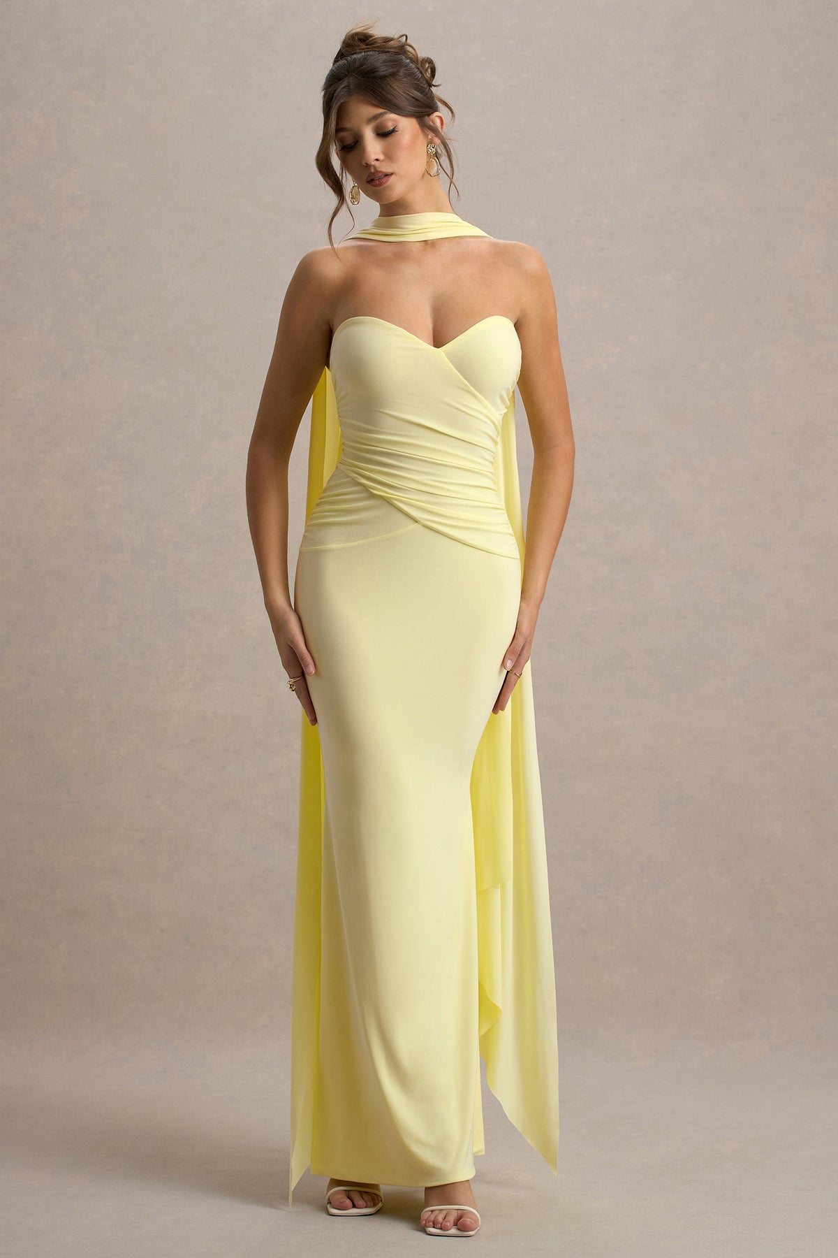 Rosabel | Zitronengelbes Sweetheart-Maxikleid mit Schärpe